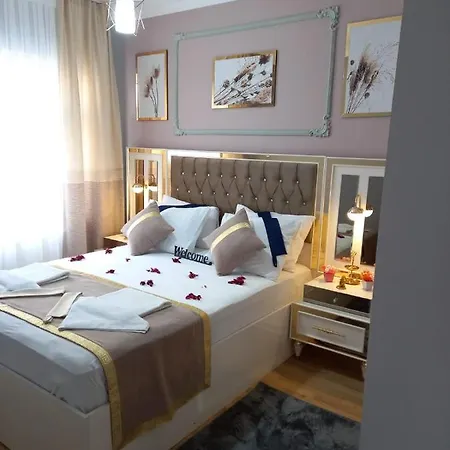 Emirhan & ゲストハウス 4*