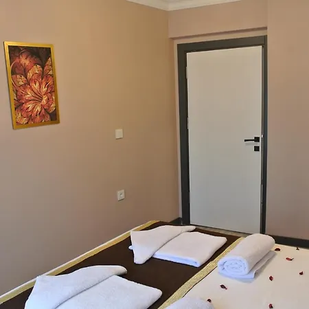 Emirhan & בית הארחה 4*