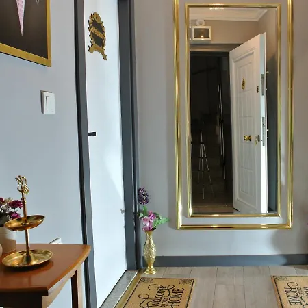 Emirhan & 4* 이스탄불