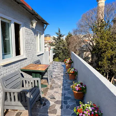 Casa de hóspedes Emirhan & 4*