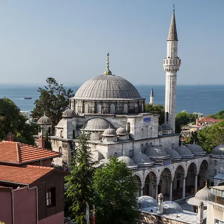 Emirhan & 4* İstanbul