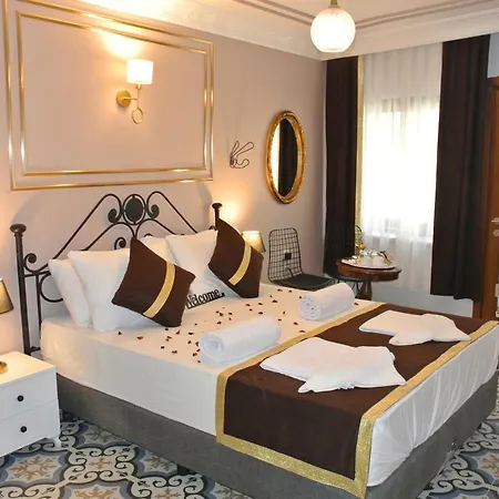 Emirhan & Istanbul