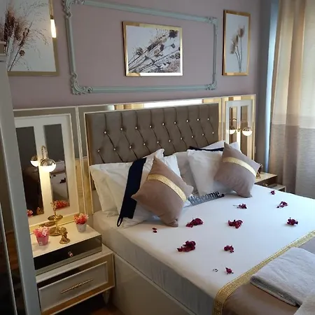 Emirhan & 4* Isztambul