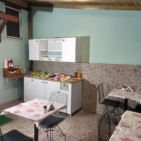 Guest house Emirhan & 3*