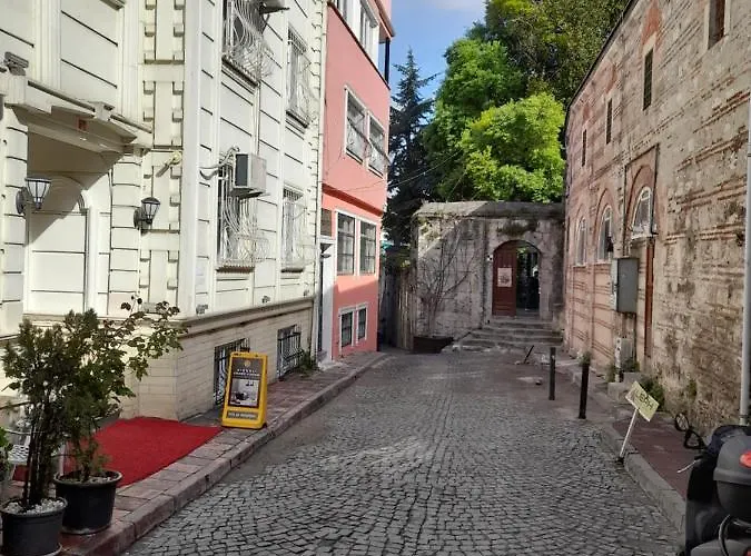 Emirhan & Guest house